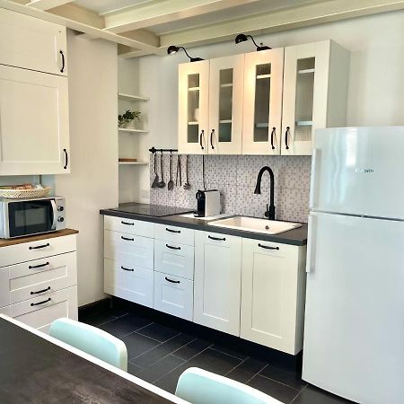 Cozy Loft Marina View Apartment Савона Екстериор снимка