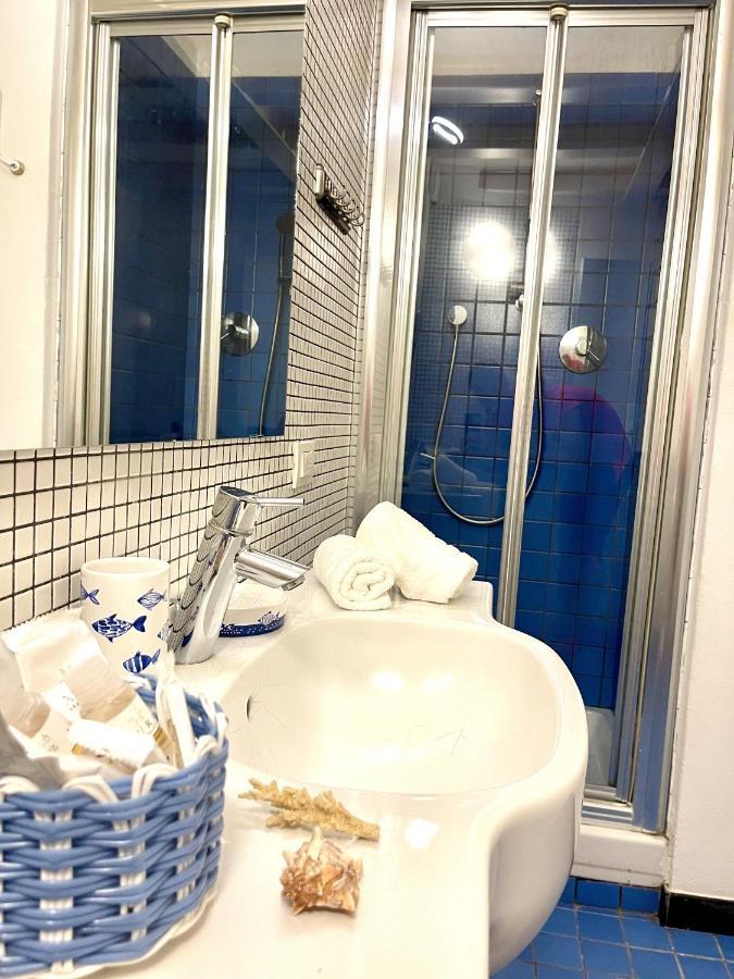 Cozy Loft Marina View Apartment Савона Екстериор снимка