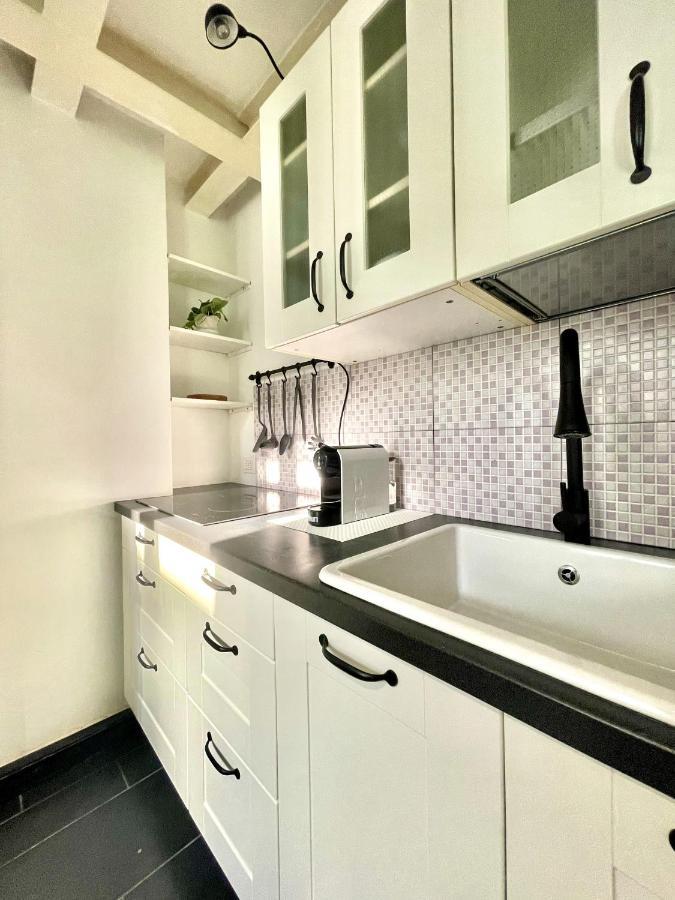 Cozy Loft Marina View Apartment Савона Екстериор снимка