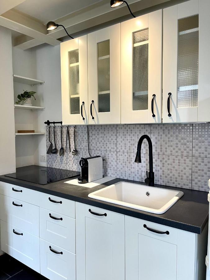 Cozy Loft Marina View Apartment Савона Екстериор снимка